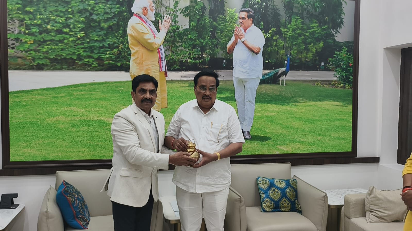 ऋषिकेश को ‘वॉटर सरप्लस’ शहर बनाने की तैयारी: महापौर शम्भू पासवान ने केंद्रीय जल शक्ति मंत्री से की मुलाकात