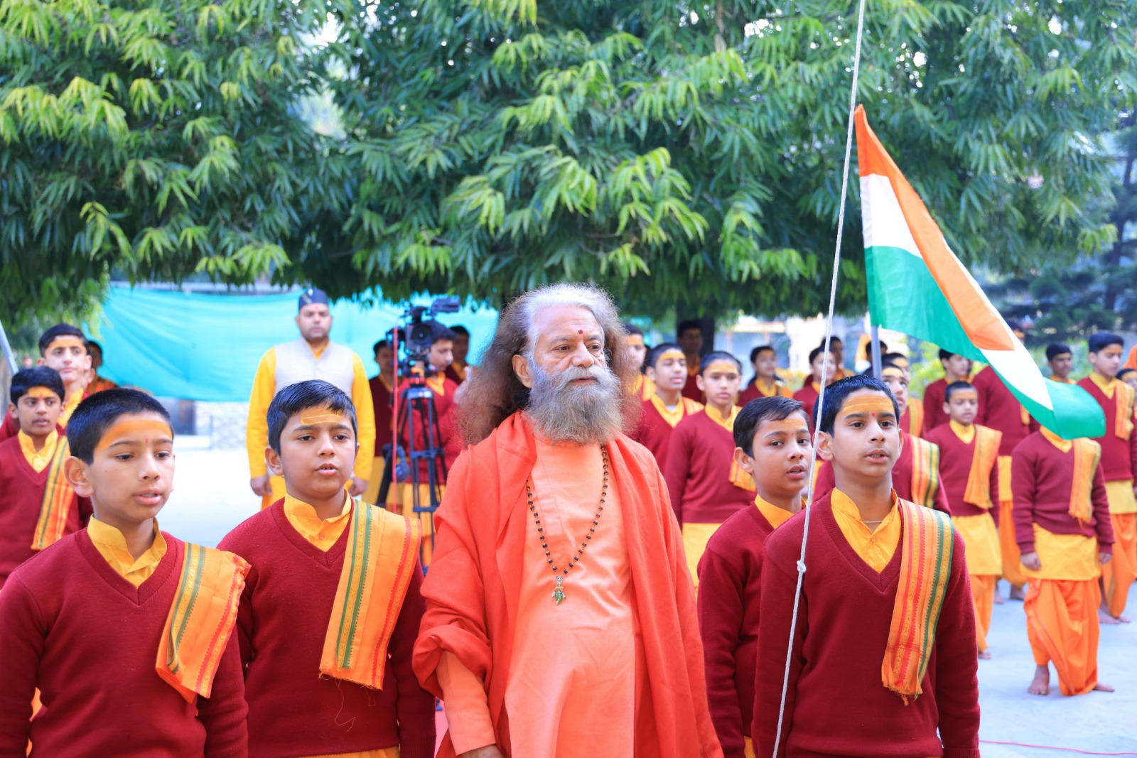 परमार्थ निकेतन में धूमधाम से मनाया 77 वां गणतंत्र दिवस