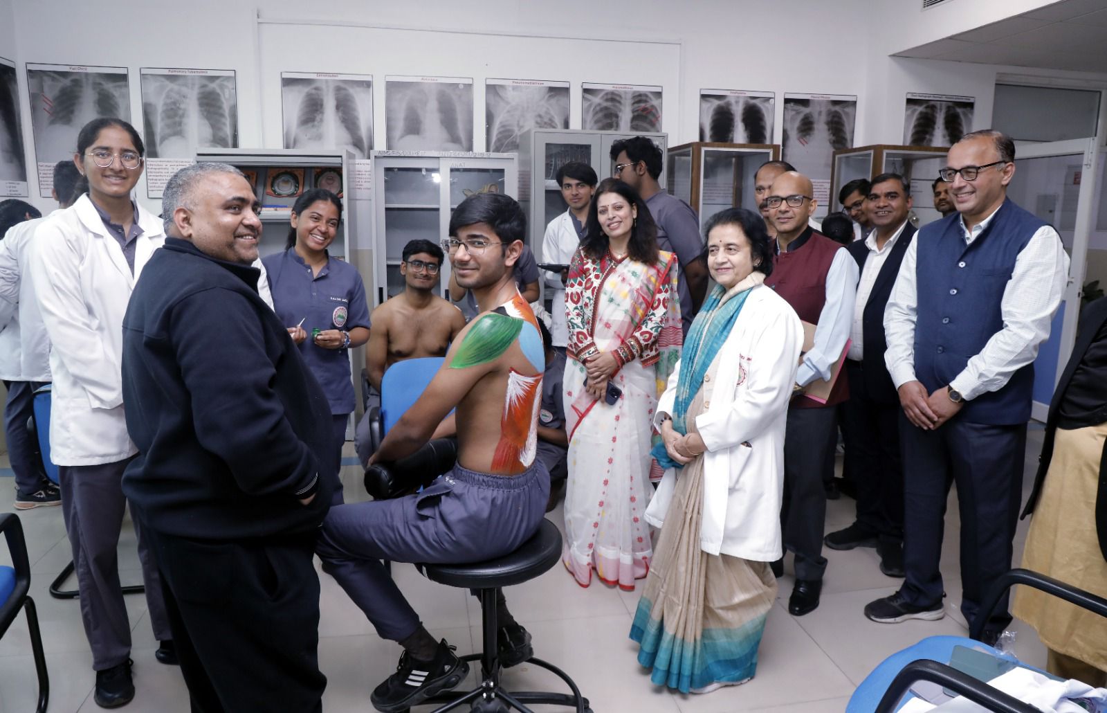 एम्स ऋषिकेश के एनाटॉमी विभाग द्वारा आयोजित बाॅडी पेंटिंग प्रतियोगिता