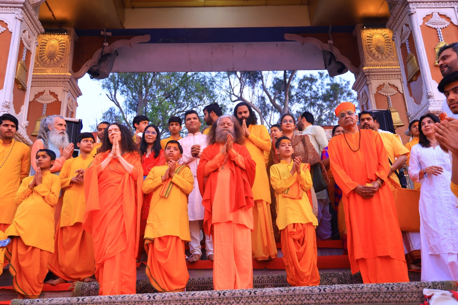 परमार्थ निकेतन भजन जैमिंग बैकस्टेज सिब्लिंग्स ने बिखेरा स्वरों का जादू