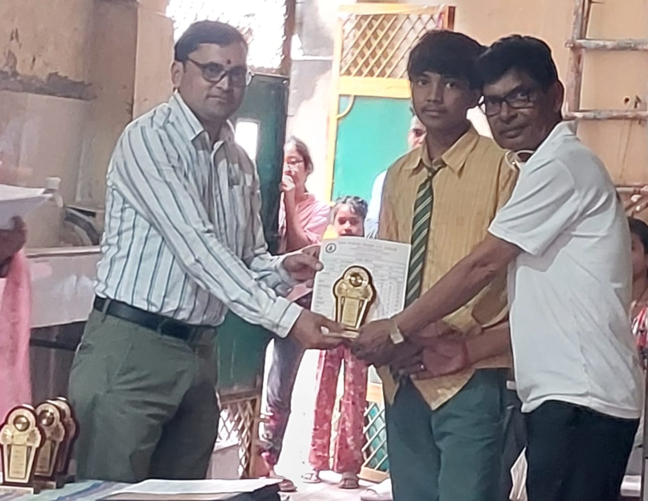 न्यू आदर्श मॉडल स्कूल चंद्रेश्वर नगर ऋषिकेश ने स्कूल में अध्ययनरत छात्र-छात्राओं का आज वार्षिक परीक्षाफल घोषित