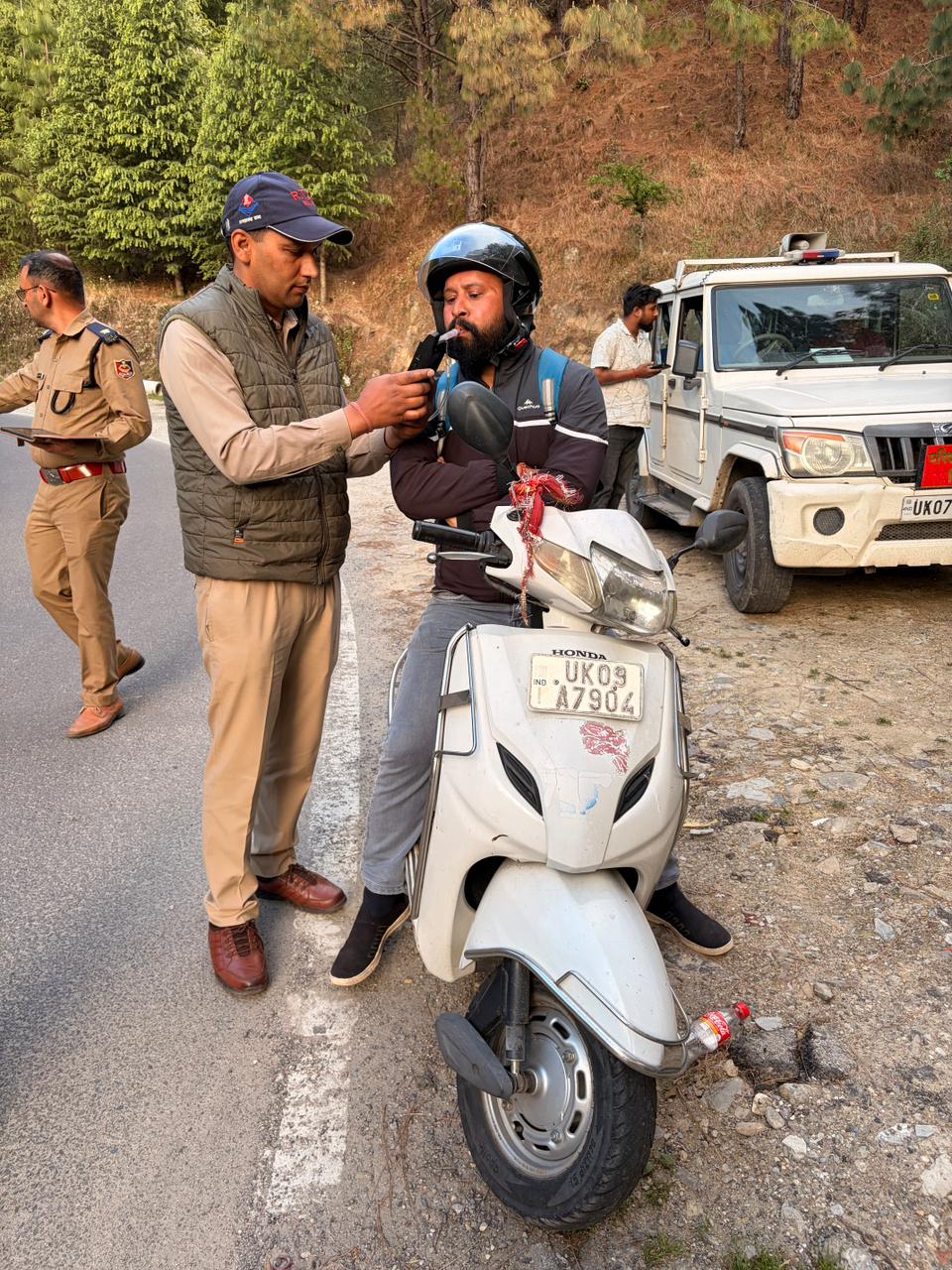 दुर्घटनाओं की रोकथाम हेतु टीम गठित कर विभिन्न क्षेत्रों में सघन प्रवर्तन अभियान चला