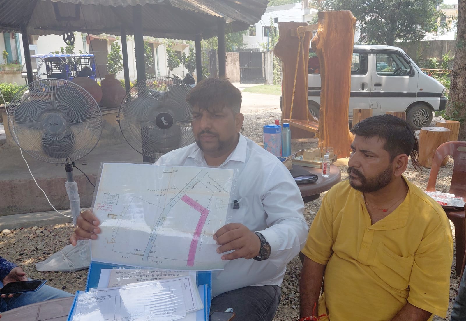 त्रिवेणी घाट स्थित खुर्जा वाली धर्मशाला में अवैध निर्माण का आरोप! कार्रवाई न होने पर कोर्ट जाने की चेतावनी