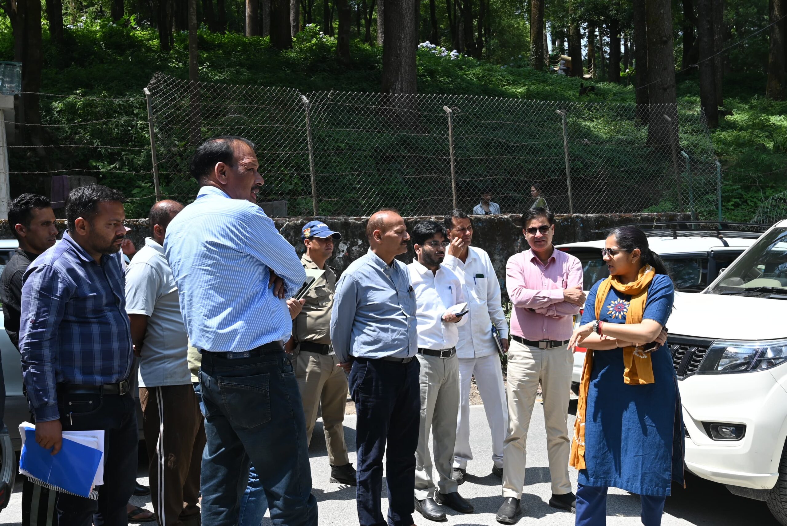 जिलाधिकारी नितिका खण्डेलवाल ने जौनपुर क्षेत्र में सुनी जनसमस्या किया रात्रि प्रवास,