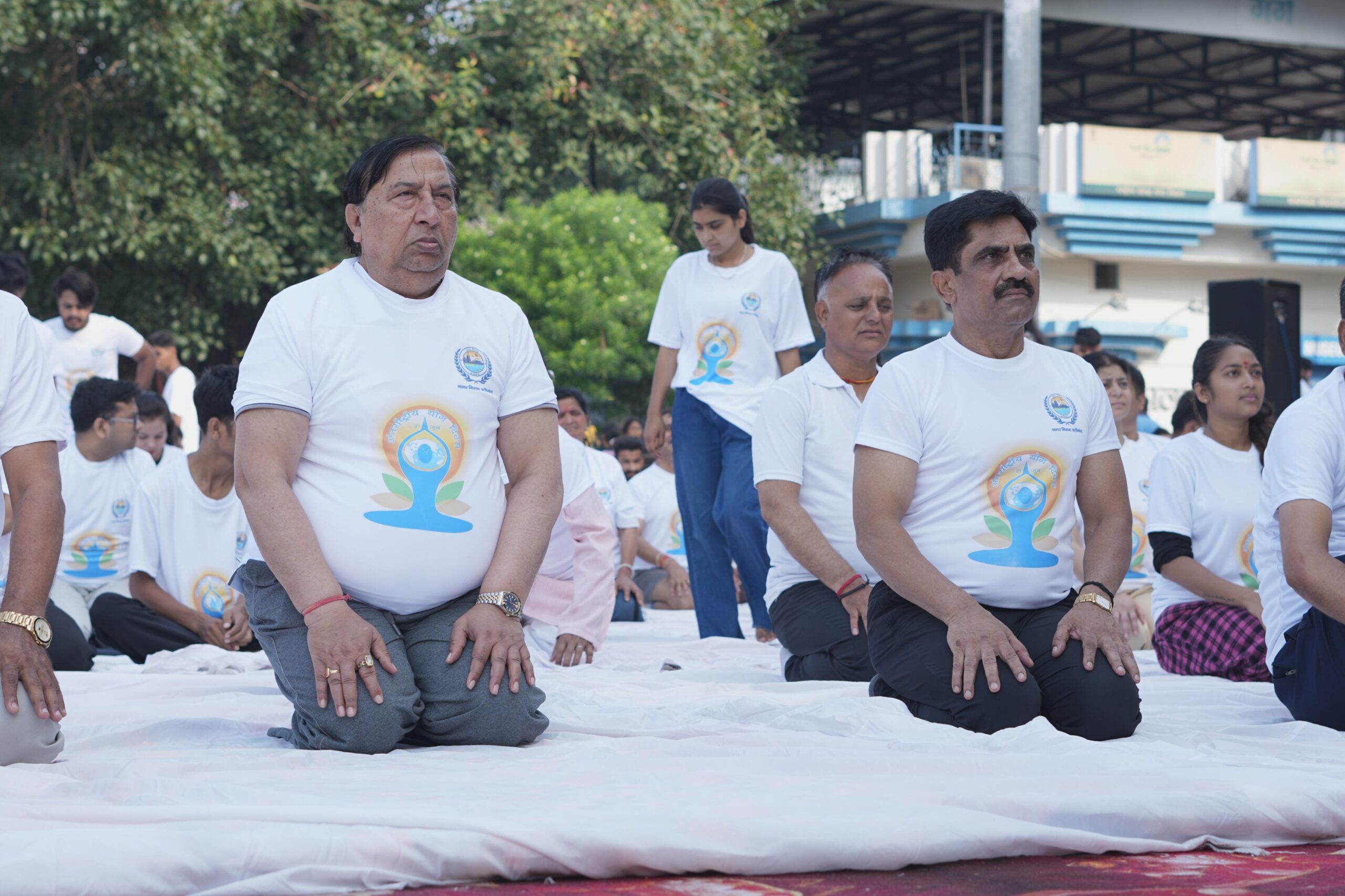 नगर निगम ऋषिकेश द्वारा त्रिवेणी घाट पर भव्य अंतर्राष्ट्रीय योग दिवस का आयोजन