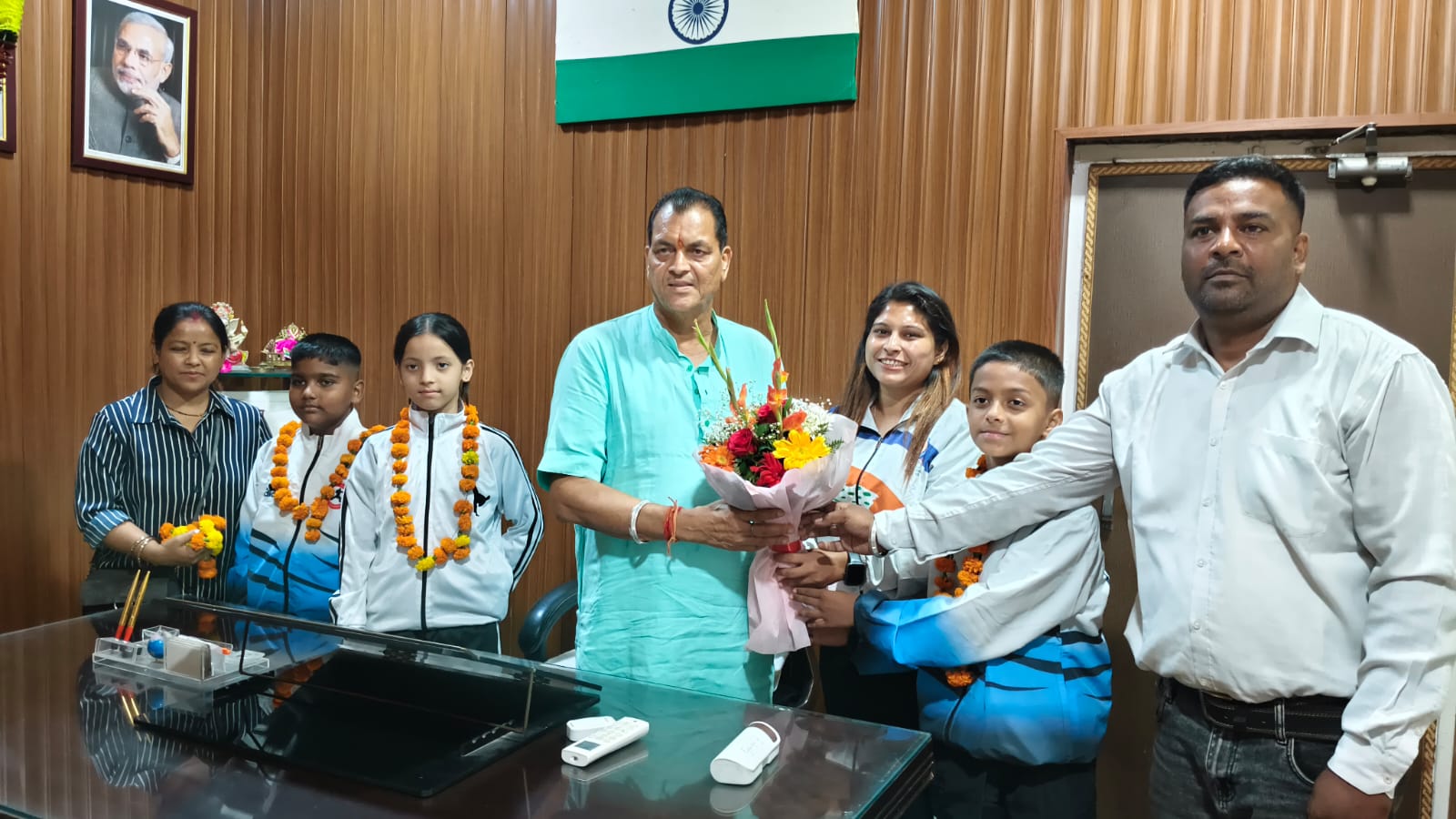 उत्तराखंड राज्य का प्रतिनिधित्व करने जा रहे प्रतिभावान खिलाड़ियों को सम्मानित किया