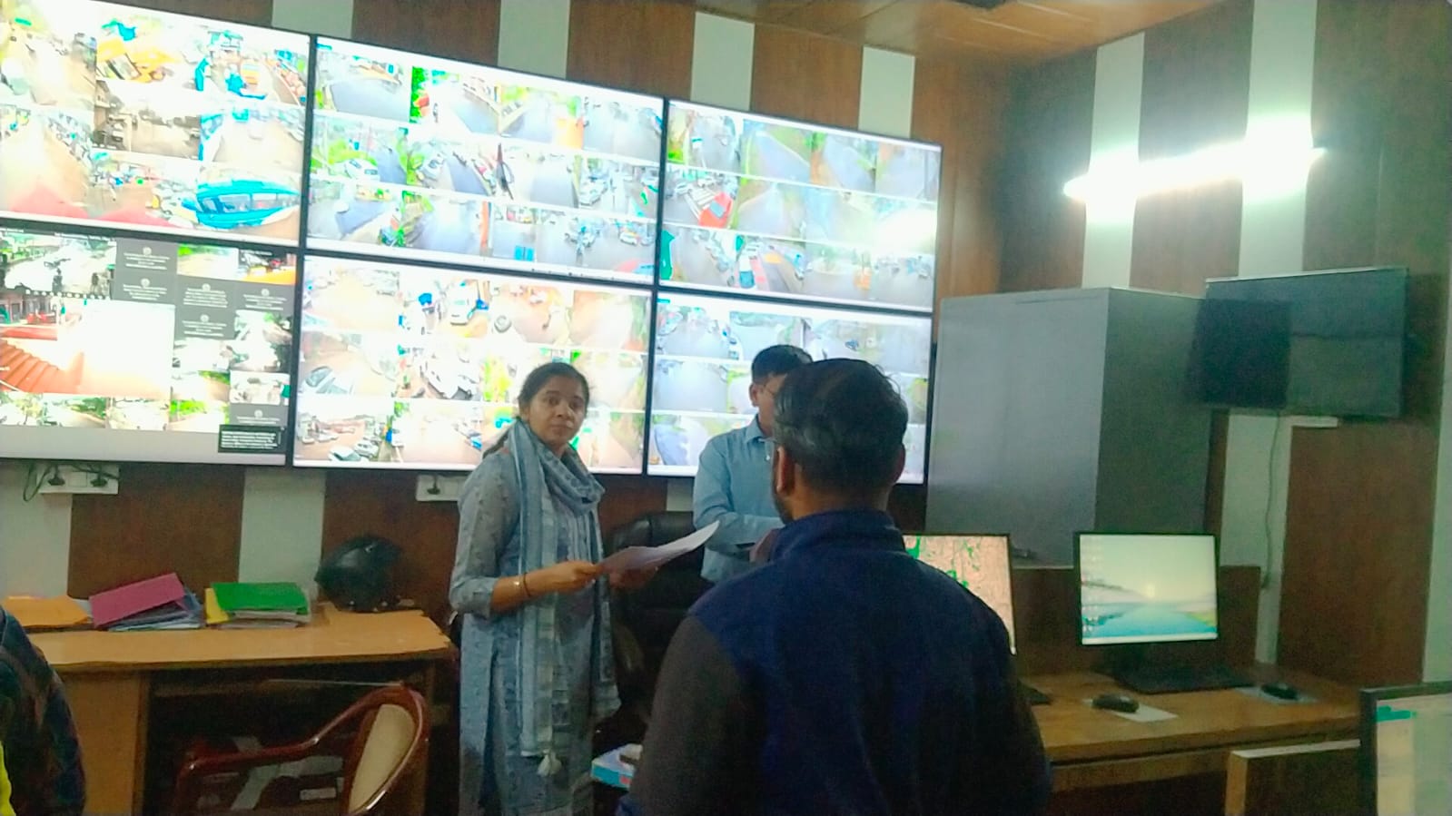 जिलाधिकारी टिहरी ने ली आपदा प्रबंधन की समीक्षा बैठक, कंट्रोल रूम का किया निरीक्षण