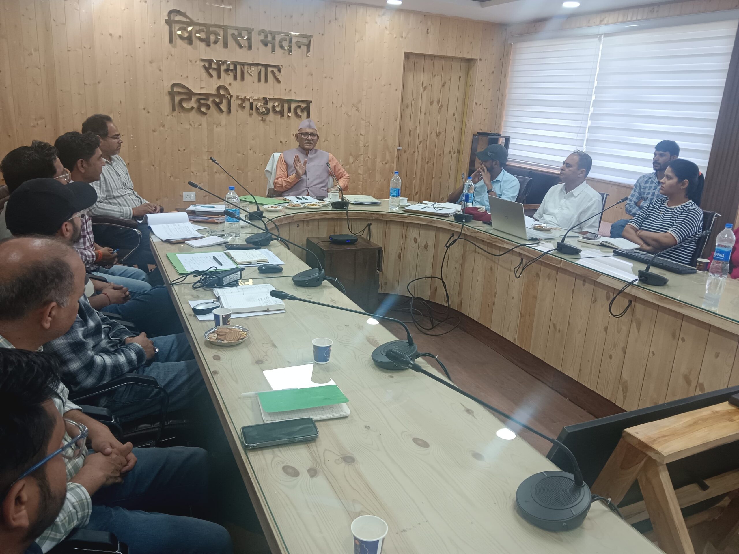 राज्य मंत्री  जोत सिंह बिष्ट ने ग्रामीण निर्माण विभाग के कार्यों की समीक्षा की गुणवत्ता व समयबद्धता पर दिया जोर