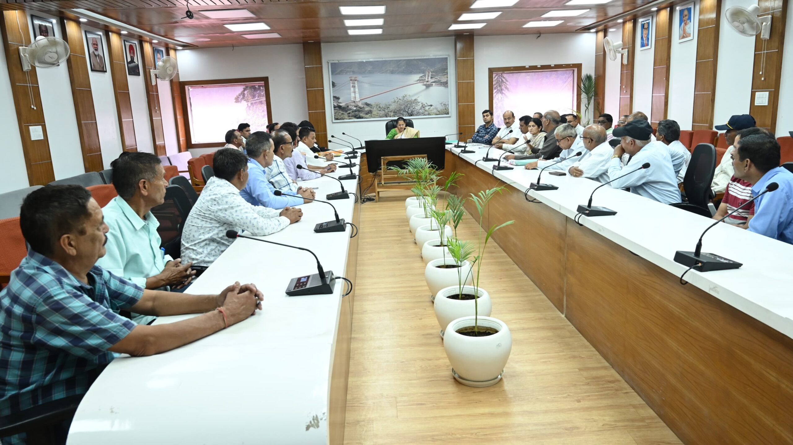 राज्य आंदोलनकारियों एवं स्वतंत्रता संग्राम सेनानियों की समस्याओं के समाधान को लेकर बैठक आयोजित
