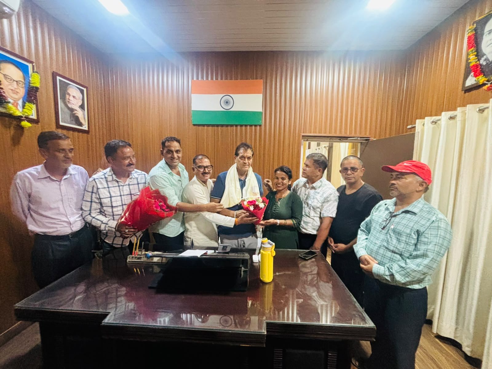 बंगाला नाले पर बाढ़ सुरक्षा कार्य को मिली बड़ी सौगात, 2.33 करोड़ रुपये स्वीकृत जनप्रतिनिधियों ने विधायक डॉ. प्रेमचंद अग्रवाल का किया सम्मान