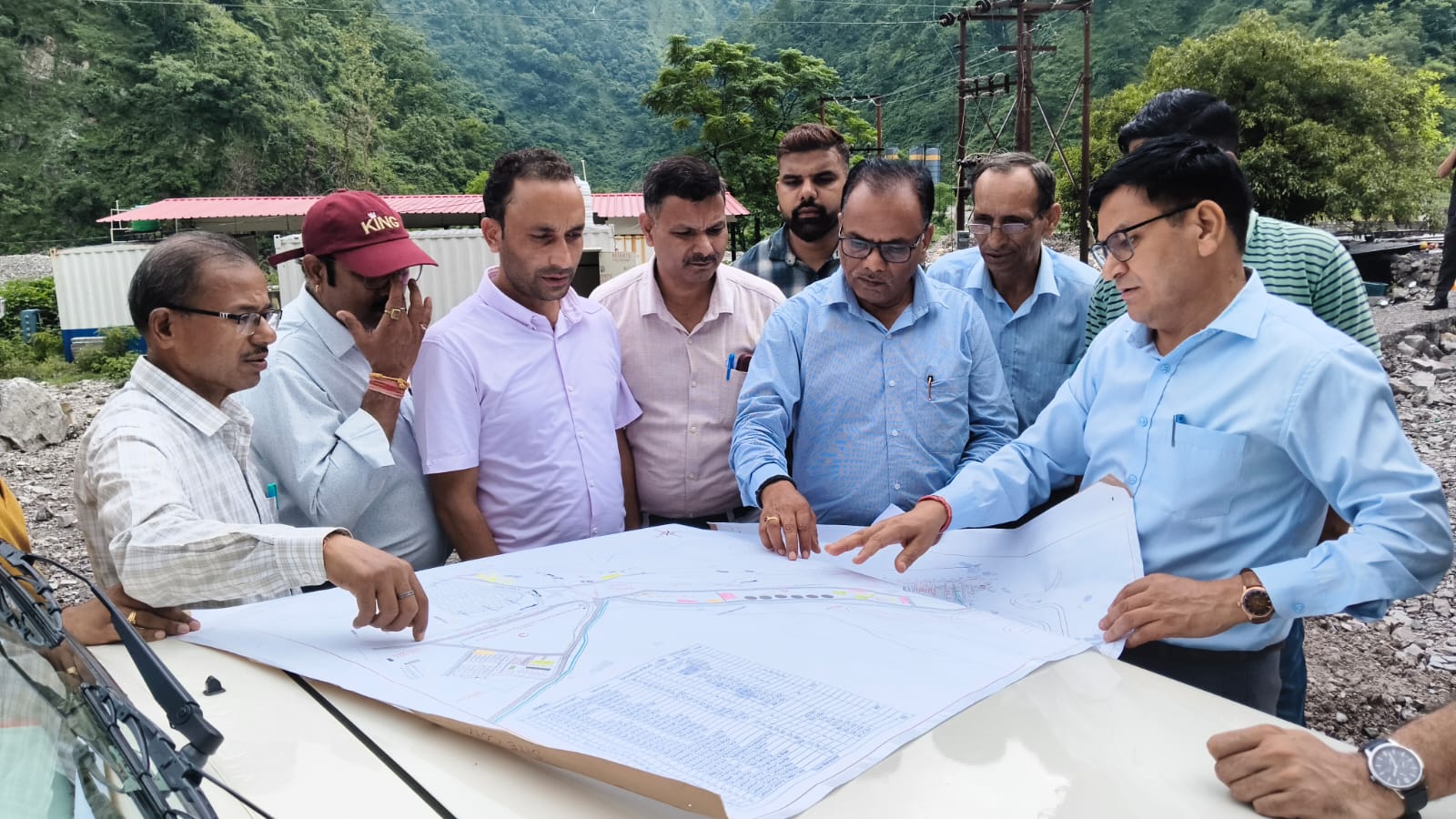 निर्माणाधीन सौंग बांध परियोजना का एडीएम ने किया निरीक्षण, पुनर्वास एवं मुआवजा वितरण में तेजी लाने के दिए निर्देश