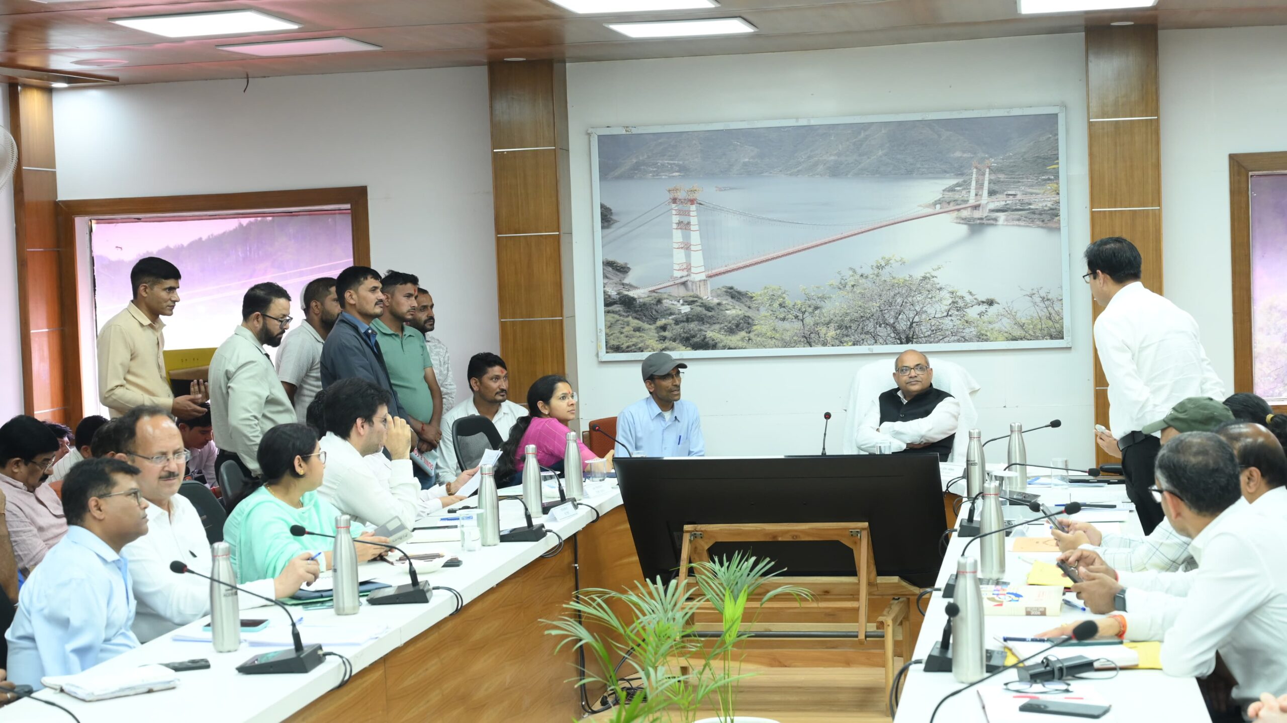 सीएम हेल्पलाइन की लंबित शिकायतों पर आयुक्त सख्त, जनता मिलन में 80 प्रकरणों की सुनवाई