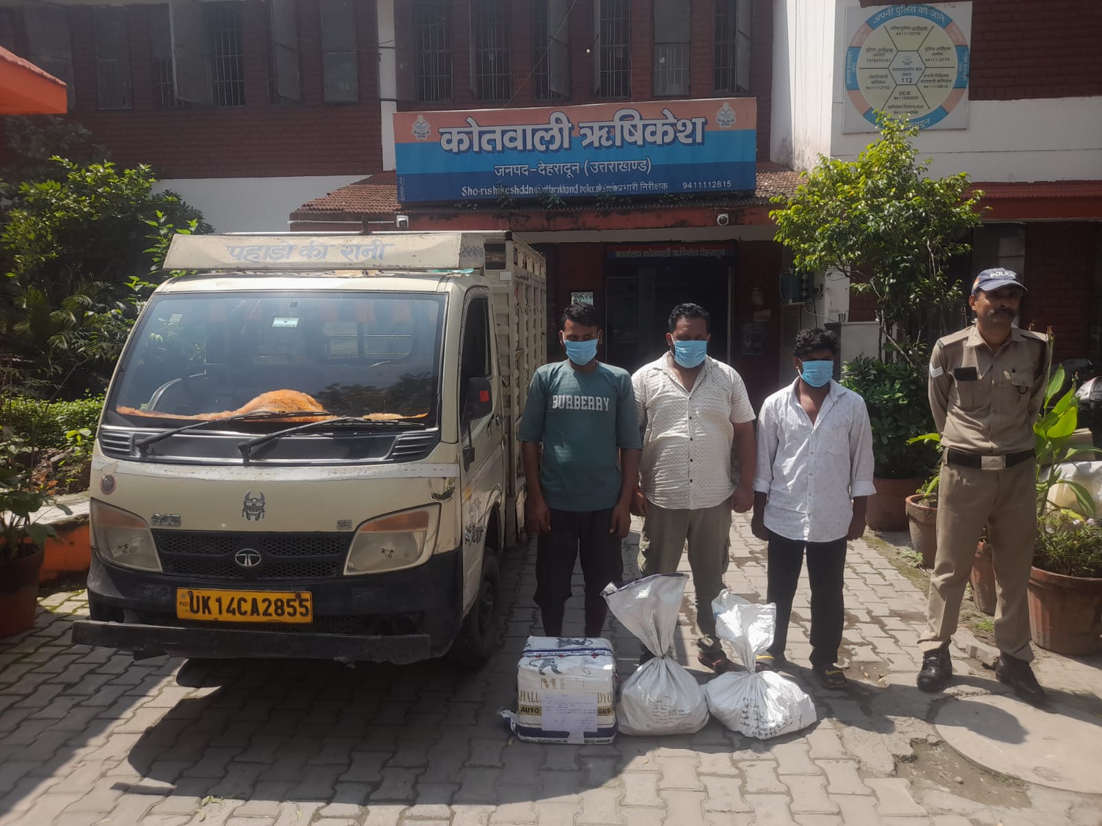 ऋषिकेश पुलिस द्वारा चलाए जा रहे नशे के  अभियान में तीन अभियुक्त गिरफ्तार