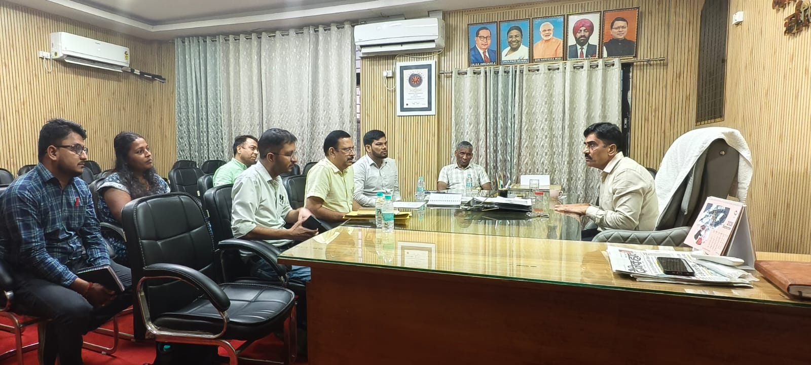 त्रिवेणी घाट नवीनीकरण, आस्था पथ सौंदर्यीकरण एवं चंद्रभागा पुल निर्माण को लेकर हुई विस्तृत चर्चा