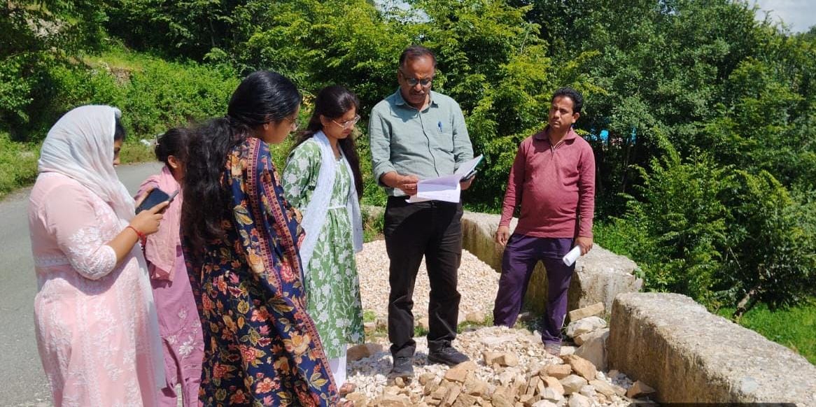 प्रतापनगर क्षेत्र में ग्रामीण उद्यमों का परियोजना निदेशक ने किया स्थलीय निरीक्षण