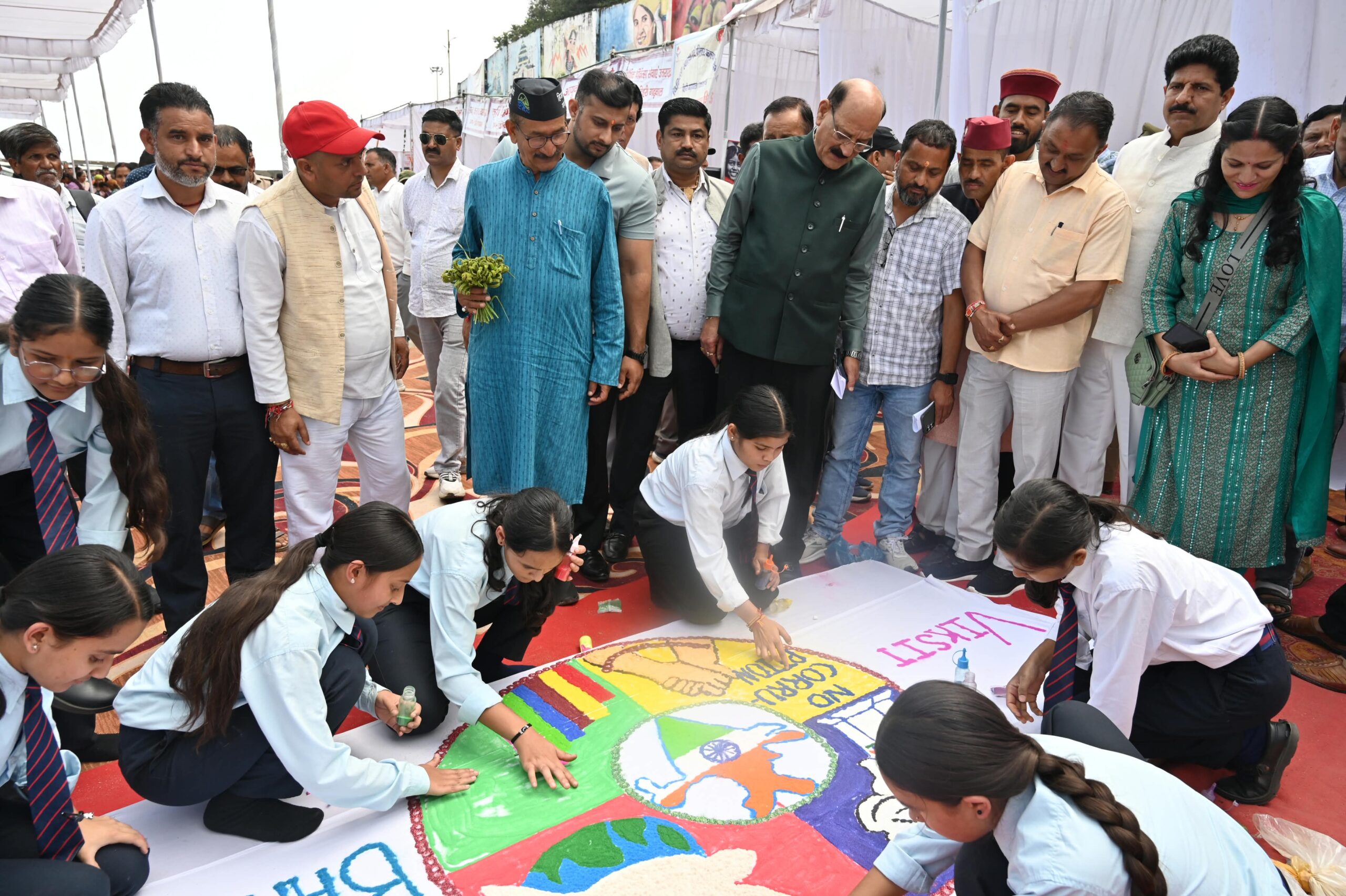 प्रताप इंटर कॉलेज मैदान में आयोजित कार्यक्रम में वन मंत्री सुबोध उनियाल सहित जनप्रतिनिधियों ने किया प्रतिभाग