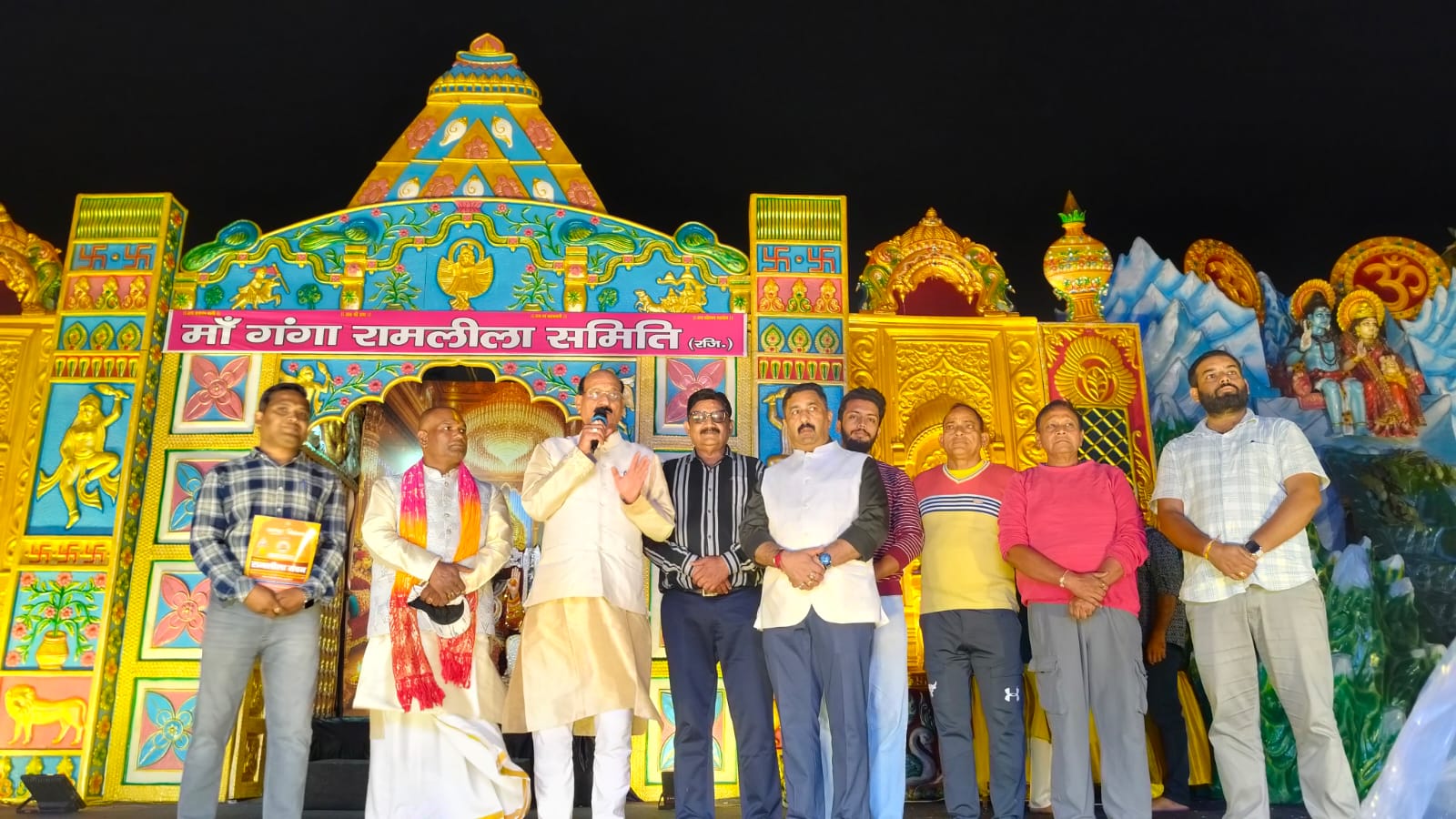 रामलीला मंचन का शुभारंभ प्रथम दिवस पर गणेश वंदना, रावण तप लीला, एवं श्रवण लीला का भव्य मंचन