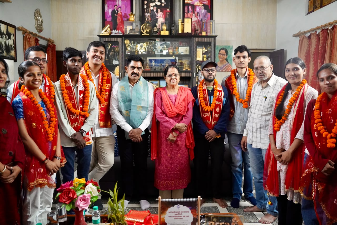 पं. ललित मोहन शर्मा परिसर, ऋषिकेश के शतरंज खिलाड़ियों ने लहराया परचम; महिला टीम बनी चैंपियन, पुरुष टीम रही उपविजेता