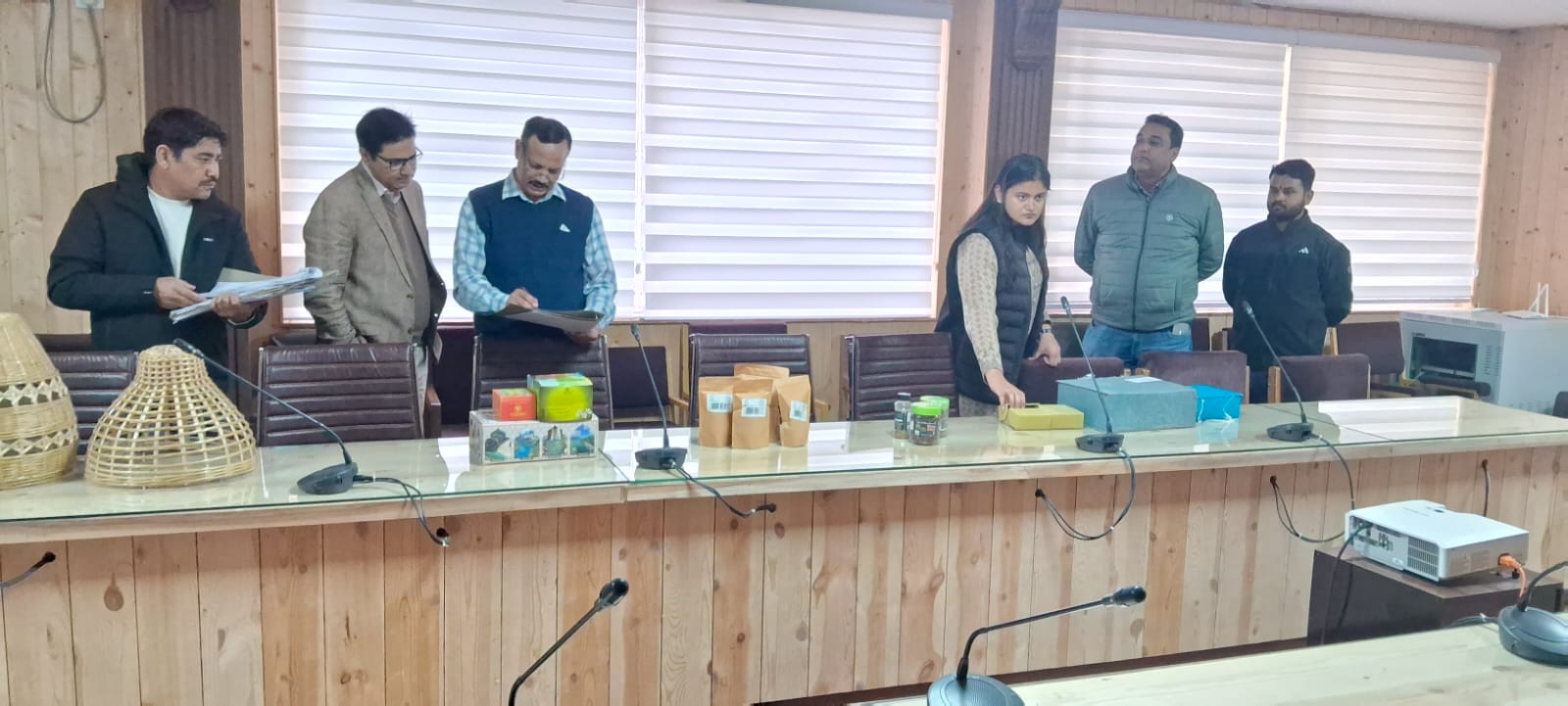 हथकरघा, हस्तशिल्प एवं लघु उद्योग श्रेणी में जिला स्तरीय पुरस्कारों के लिए उत्कृष्ट उद्यमियों का चयन